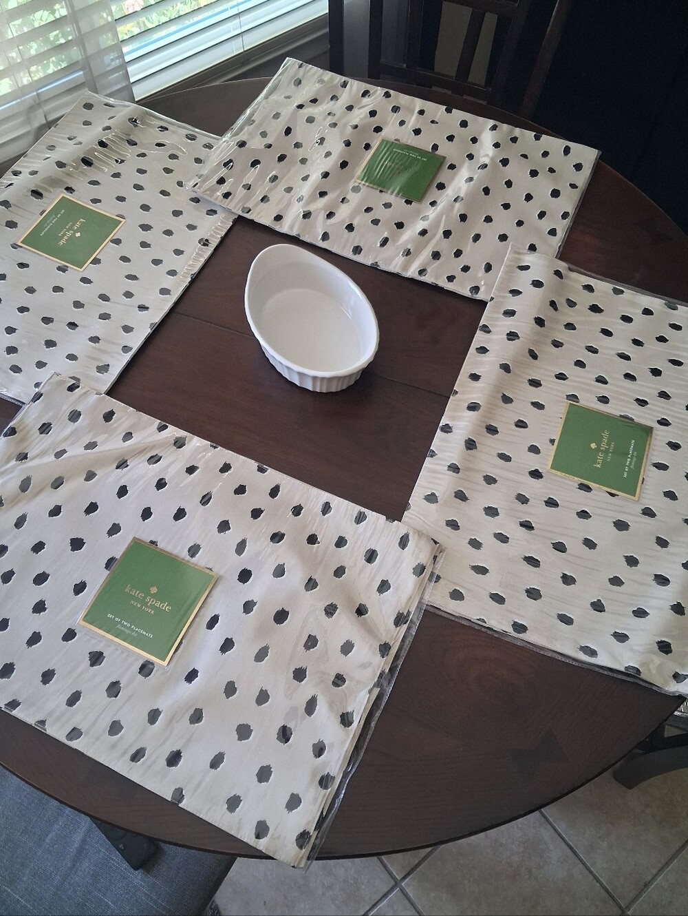 Kate Spade"flamingo Dots" Pattern- Lot Of 4